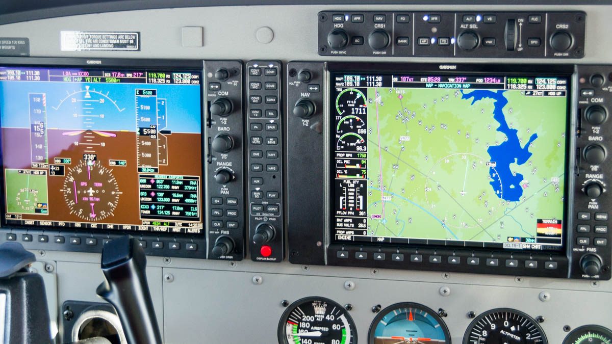 Cessna Caravan Review - Garmin G1000 Integrated Flight Deck